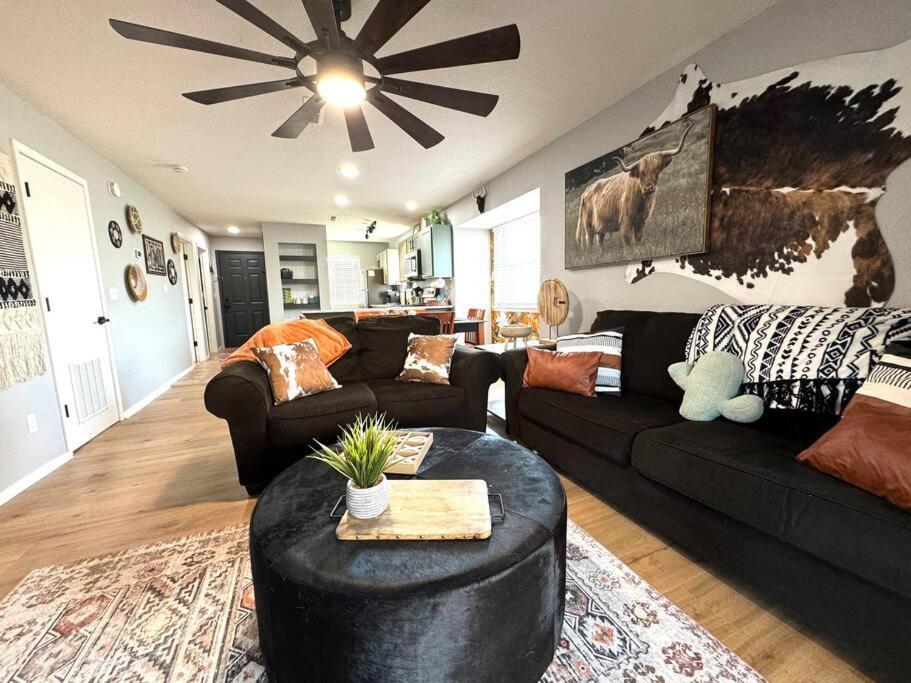 Modern Comfort: Updated Cozy Condo In Indian Point Брэнсон Экстерьер фото