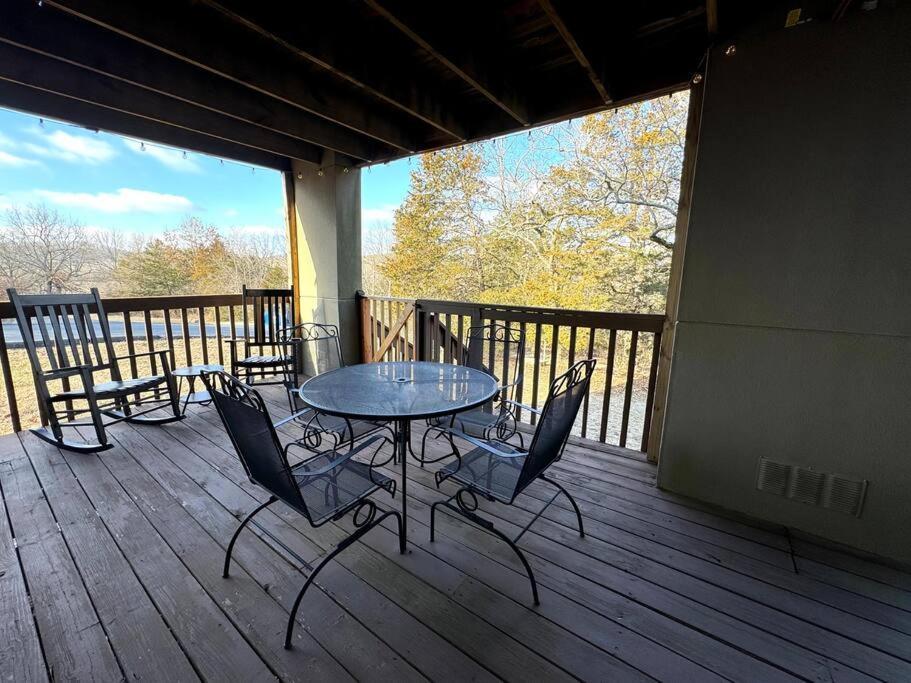 Modern Comfort: Updated Cozy Condo In Indian Point Брэнсон Экстерьер фото