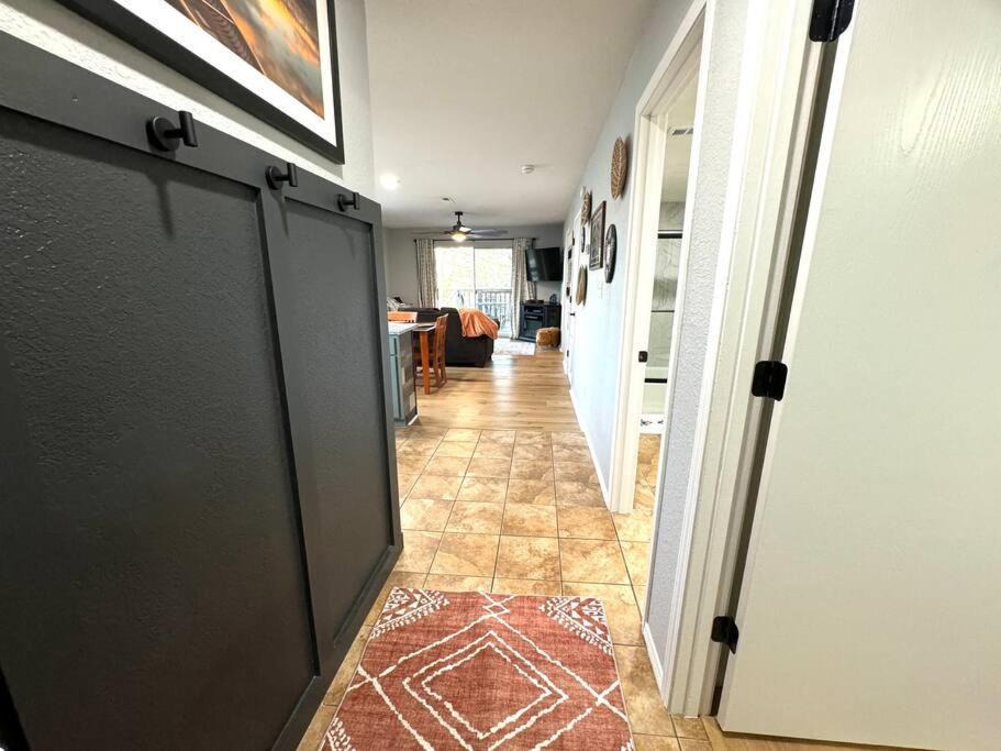 Modern Comfort: Updated Cozy Condo In Indian Point Брэнсон Экстерьер фото