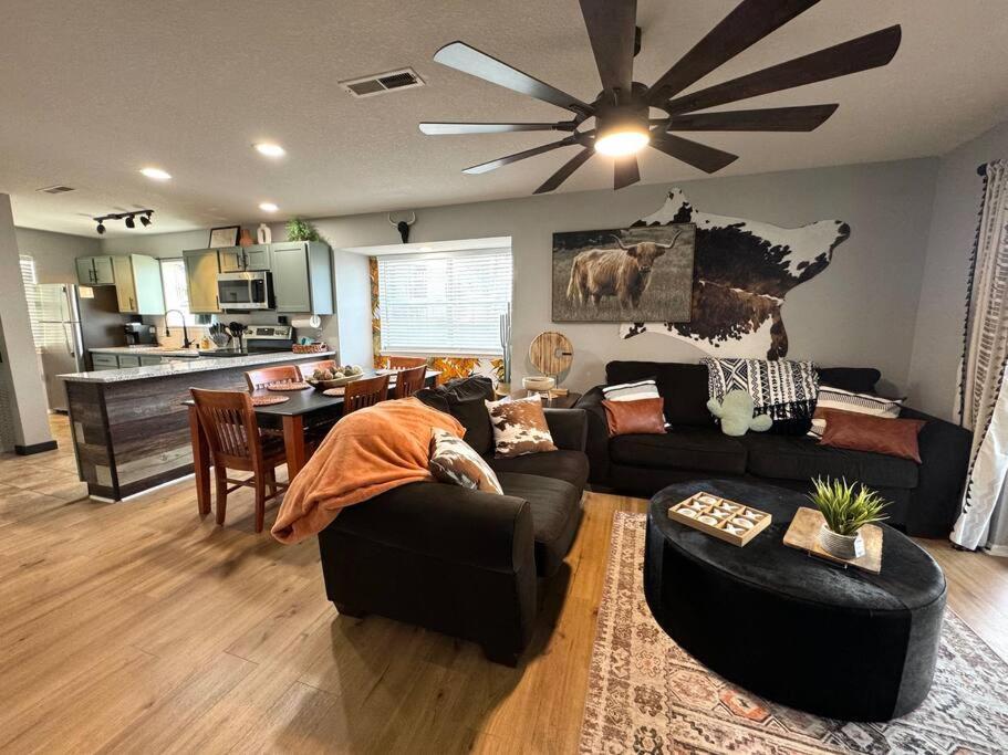Modern Comfort: Updated Cozy Condo In Indian Point Брэнсон Экстерьер фото